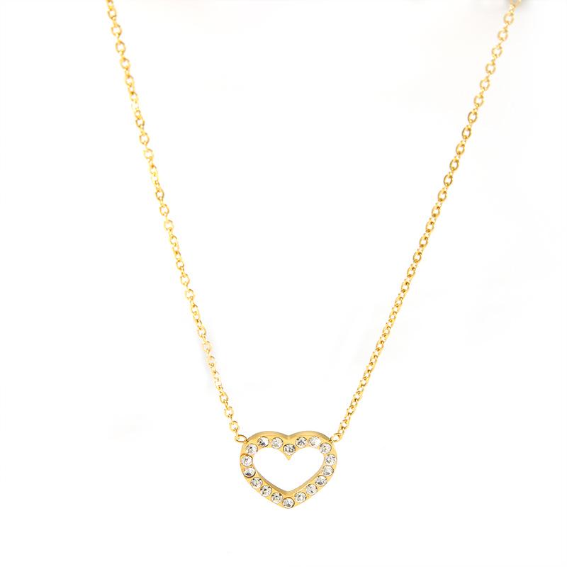 Exquisite Heart-Shaped 18K Gold-Plated Stainless Steel Necklace with Diamonds – Light Luxury Clavicle Chain