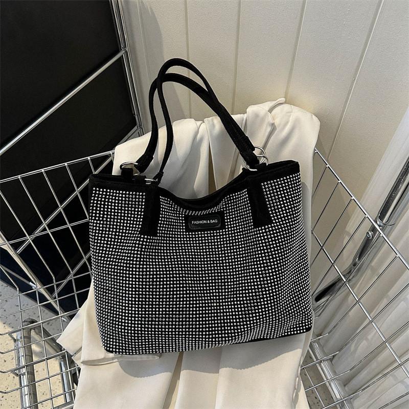 Spacious Trendy 2023 Summer Tote Bag Urban Style Soft Bucket Handbag For Women