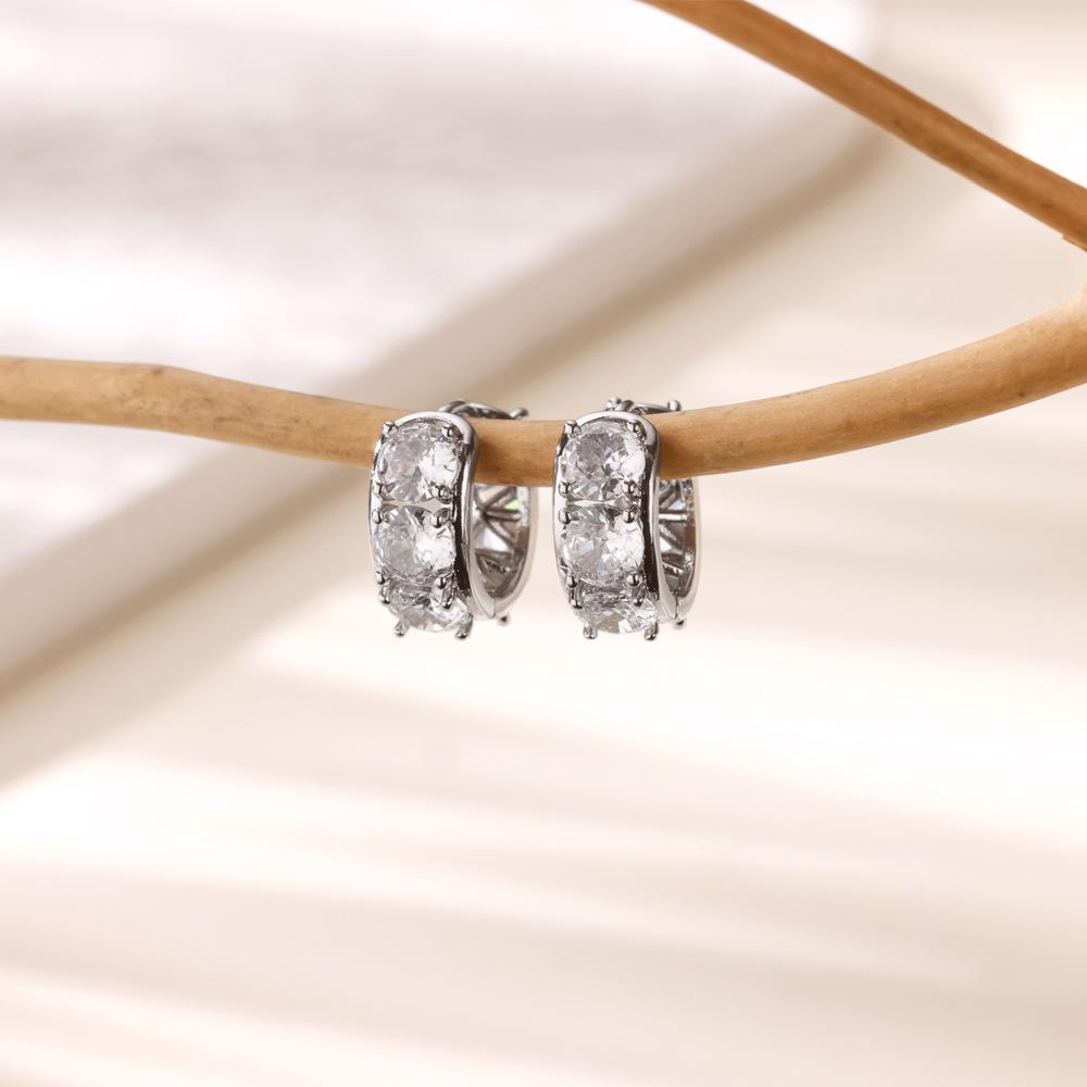 Simple and Fashionable Zircon-inlaid Ear Buckle Earrings Women's Light Luxury Temperament Versatile Earrings New