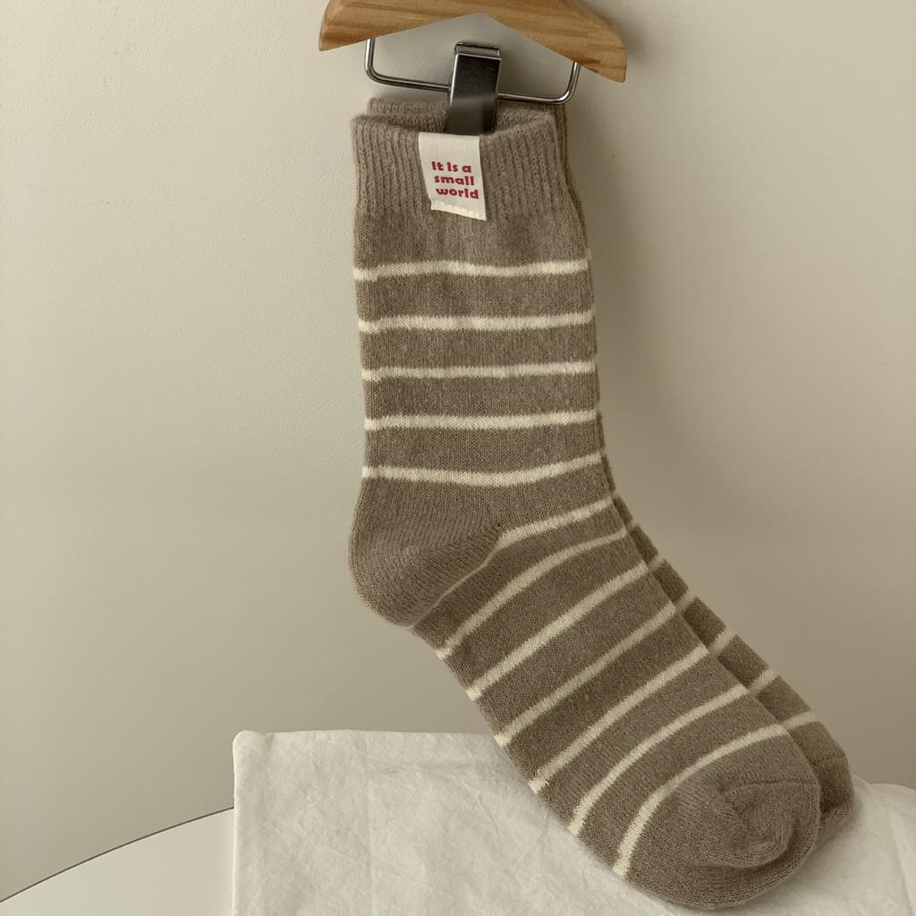 Winter New Products Thickened Cloth Label Color-Blocking Striped Warm Socks Thick Line Contrast Furry Women'S Socks
