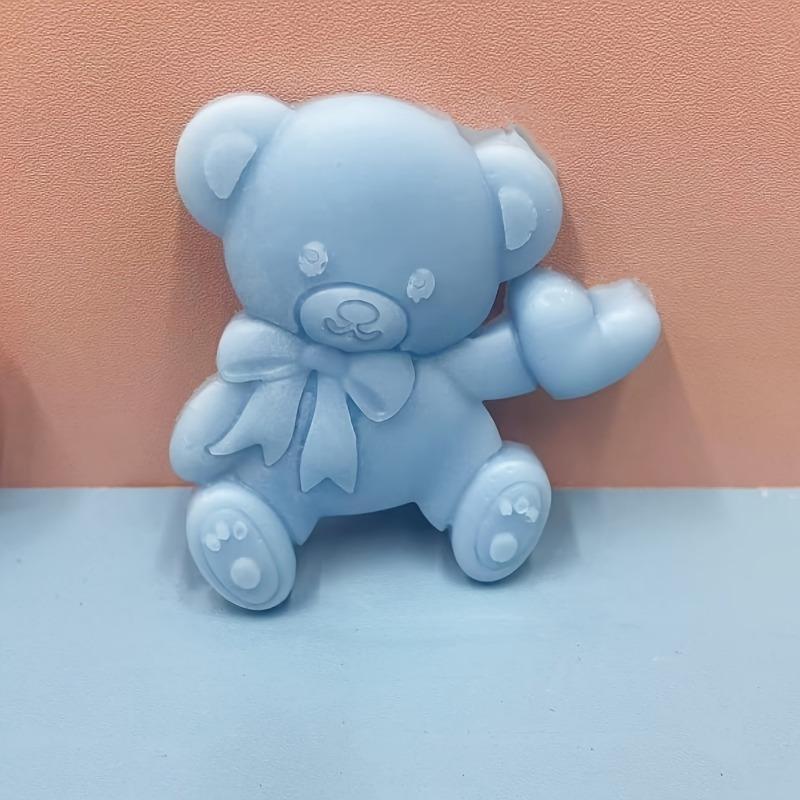 1pc Silicone mold for baking cakes and handcrafted candles with a cute heart-shaped bear design