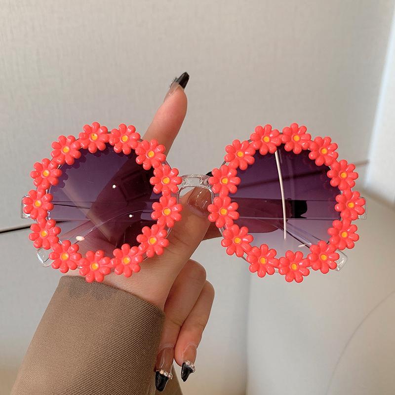 Retro Special Round Daisy Flower Sunglasses Woman Vintage Fashion Brand Female Eyewear Party Travelling UV Shades