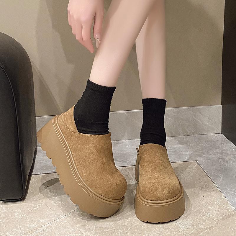 Mote 2025 Nye Designer Dame Slip On Loafers Vintage Plattform Arbeid Semsket Damesko Lær Gå Casual Høydeøkende Slides