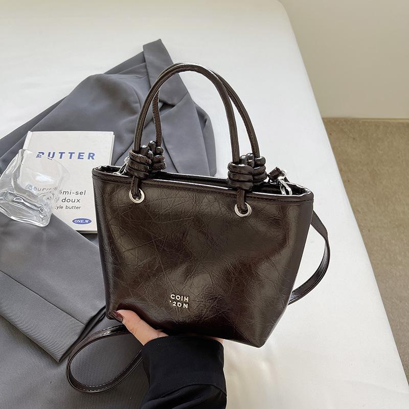 Wholesale Hot Sale Premium Texture Simple Solid Color Portable Bucket Bag Female Versatile Foreign Style Commuting Casual Messenger Bag