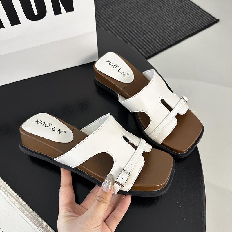 

Корейские серебристые шлепанцы женские летние для улицы, продвинутый стиль, 2025 новинка, удобные шлепанцы на платформе, ретро, на толстой подошве, сандалии-клинья 35