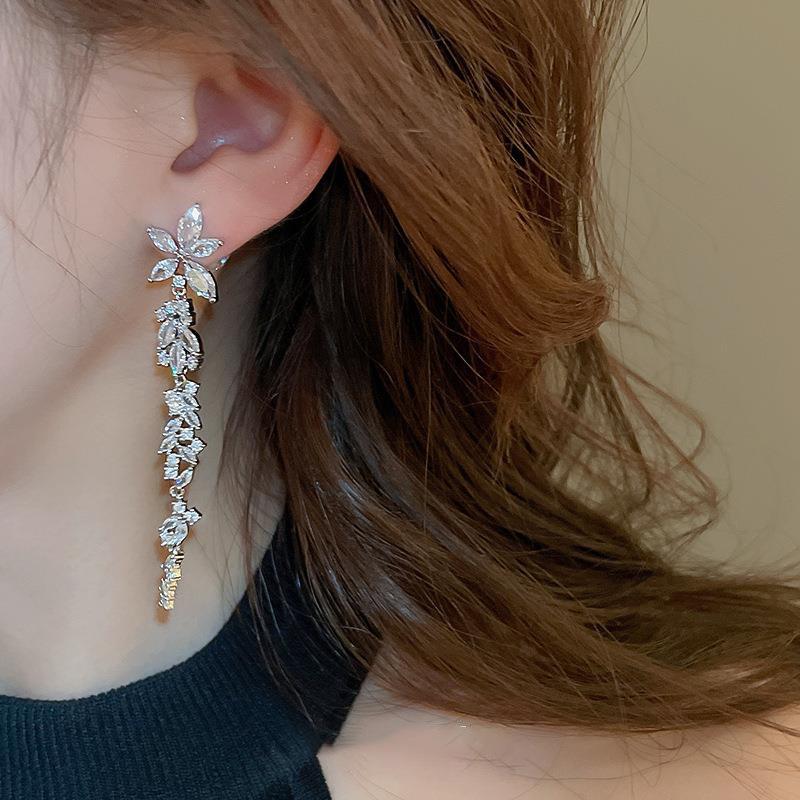 Flower fringed earrings French light luxury high-end earrings niche individual cold wind earrings
