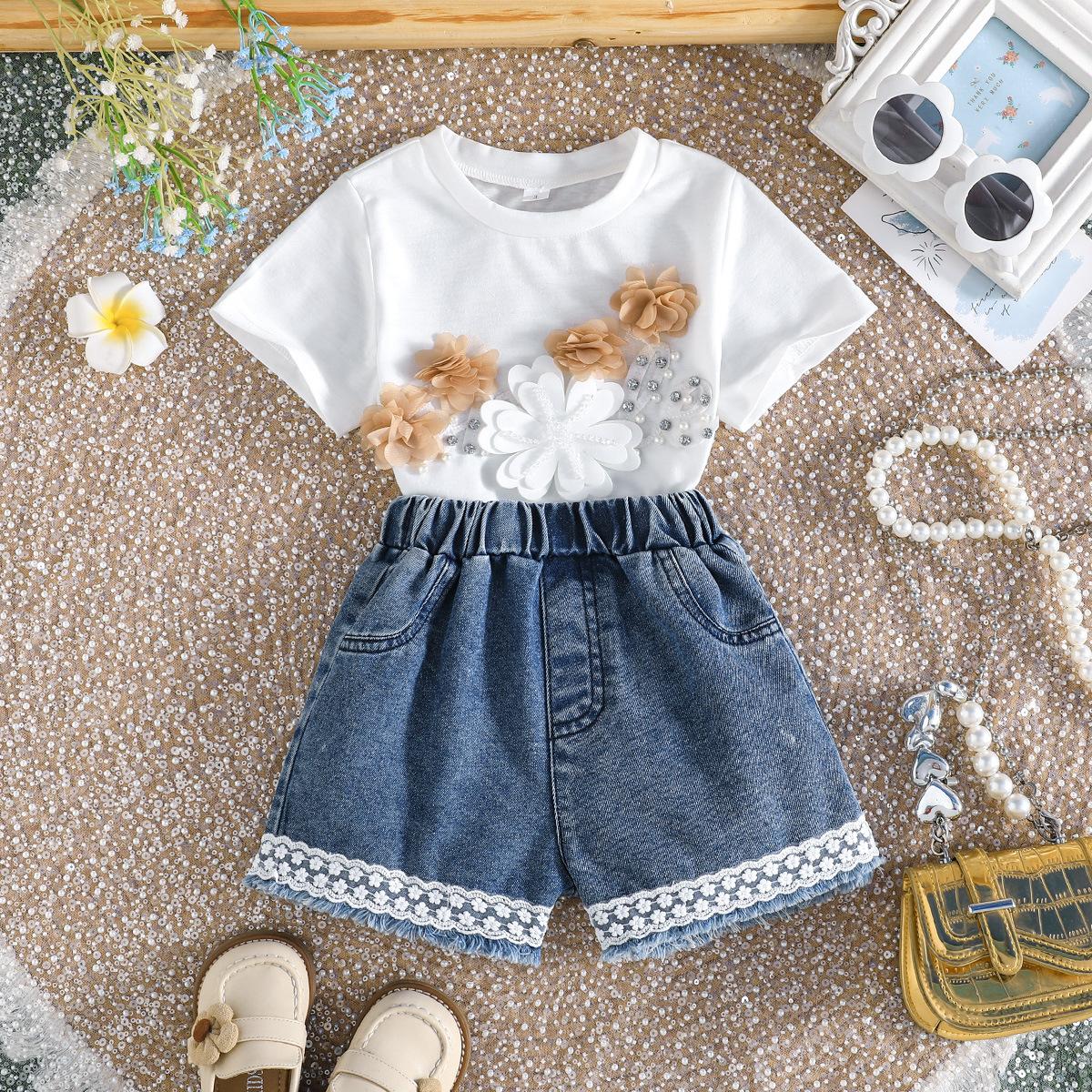 Girls  Fashion Set: Summer Casual White T-Shirt and Lace-Trimmed Denim Shorts Set 3Y