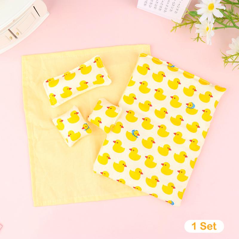 

1Комплект 1:12 Миниатюрный кукольный домик Простыня Одеяло Подушка Постельное белье Четыре предмета Комплект Декор для спальни Игрушка Кукольный Дом Аксессуары жёлтый