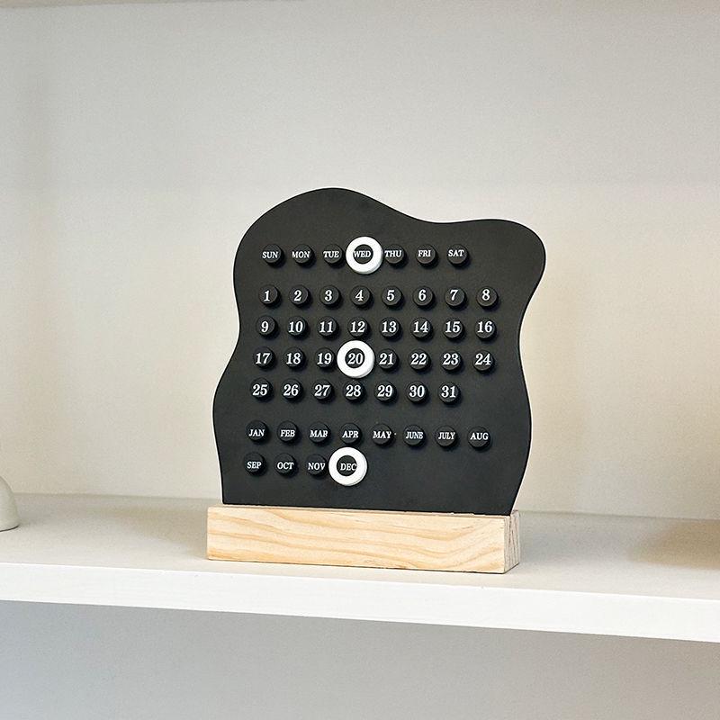 Ring-Shaped Wooden Office Desk Ornament – 2025 Monthly Calendar with Simple Design