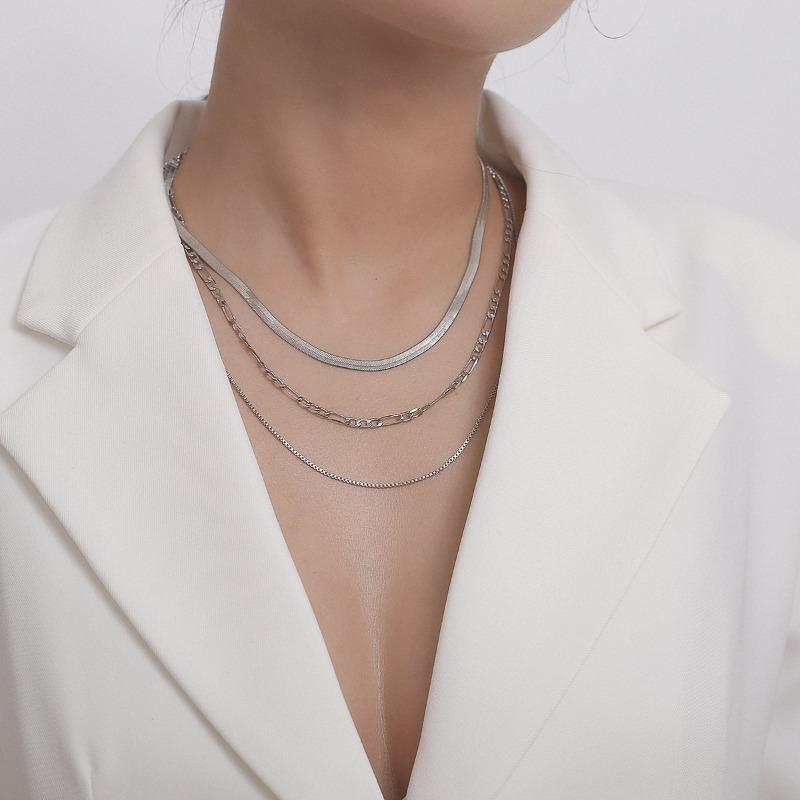 Punk metal snake bone chain necklace - women's unique geometric chain mixed color choker