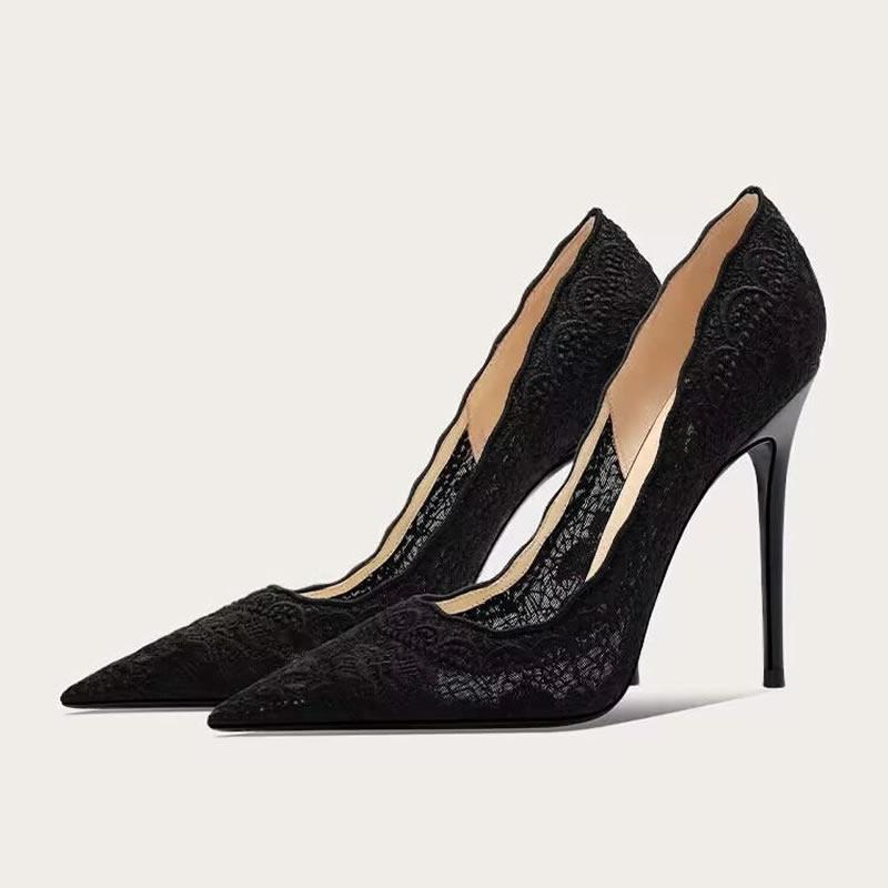 Luxusní bílé krajkové výšivky vysoký podpatek svatební bota žena elegantní špičatá špička značkový design jehlový podpatek lodičky dámské svatební šaty zapato