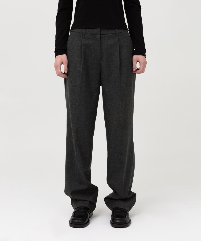 Beulaunyadeu W One-Pleat Pants, Charcoal