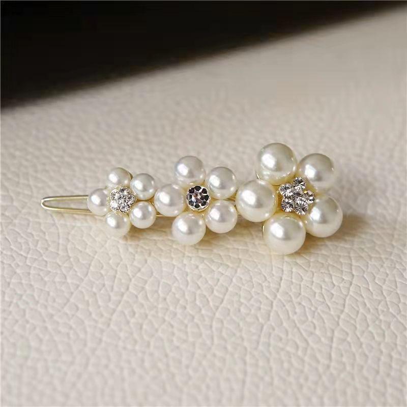 Elegant Leaf Hair Clip Set - 2 Pieces for Women: Side, Straight, and Bangs Hair Accessories