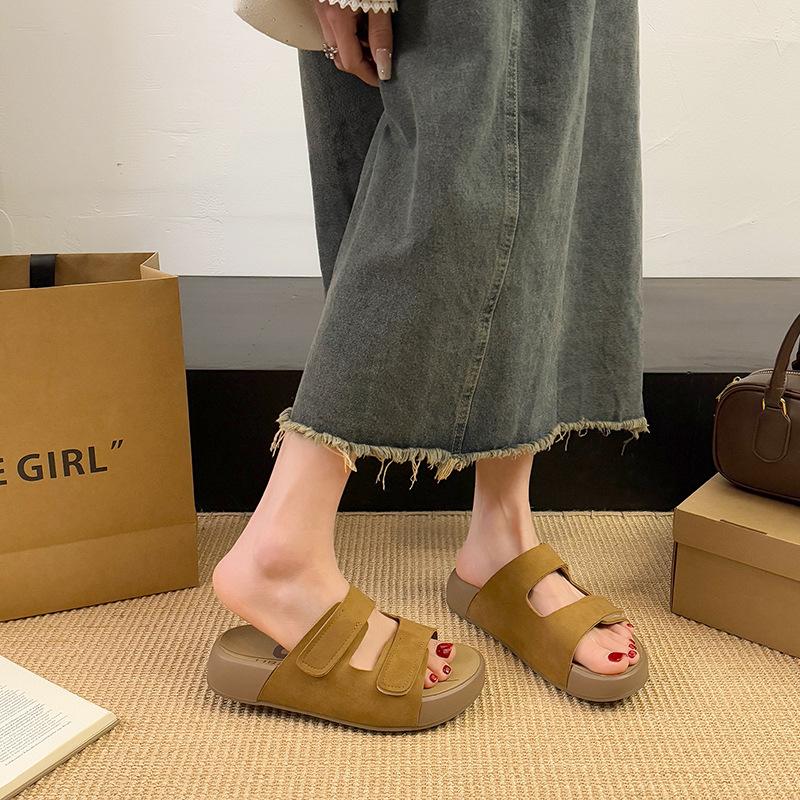 Thick-soled slippers for women to wear summer new models with skirts fashionable soft-soled beach cool slippers