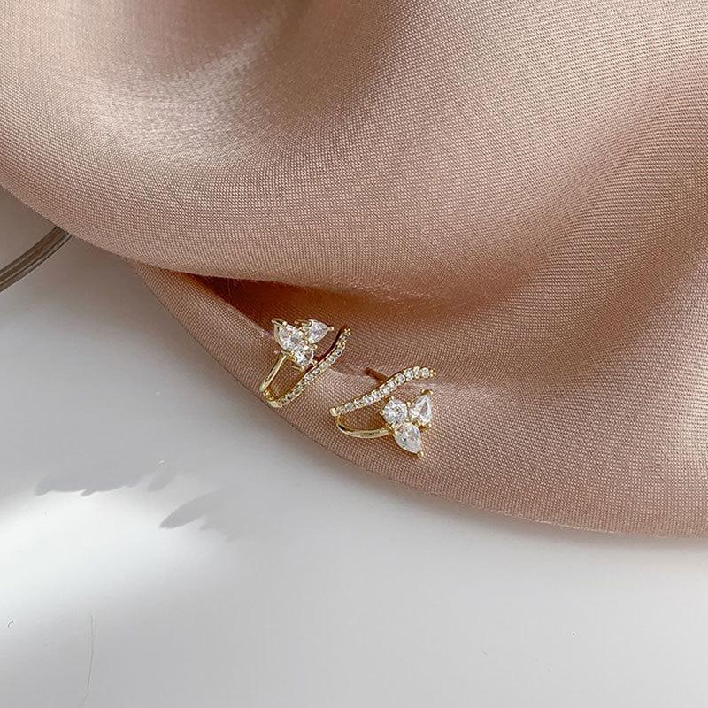 Fashionable Temperament  Versatile  Small and Exquisite Flower Zircon Earrings New Style