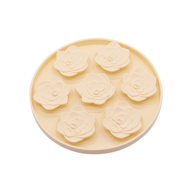 Rose Flower Silicone Pet Slow Food Bowl with Suction Cup Easy To Clean Scientific Feeding Portable Dog Lick Mat Plato Para Perro