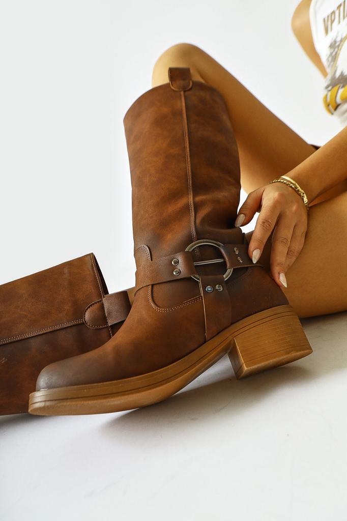 Women Modern Stylish Fashion Boots Boots Soleil Tan Belt Detail Pull On Boots