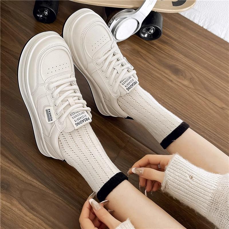 2025 spring stepping on shit feeling white shoes women's new popular versatile thick-soled student soft-soled casual sports board shoes
