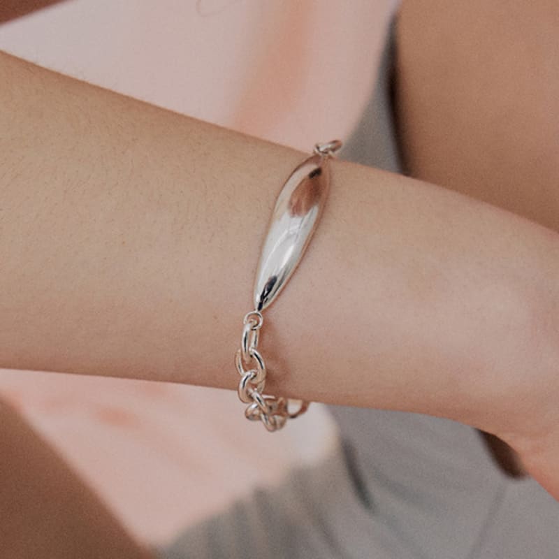 

BURIN Anti torso Braceleet yellow gold