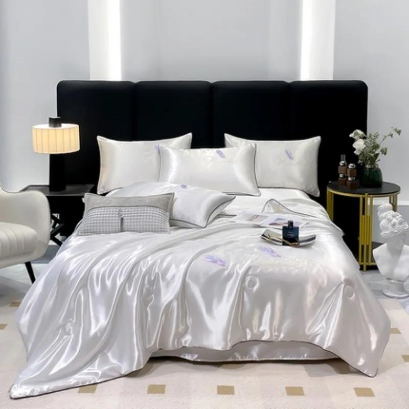 Summer Comfort Guaranteed:Ice - Silk Summer Quilt: Your Key To A Breezy Summer