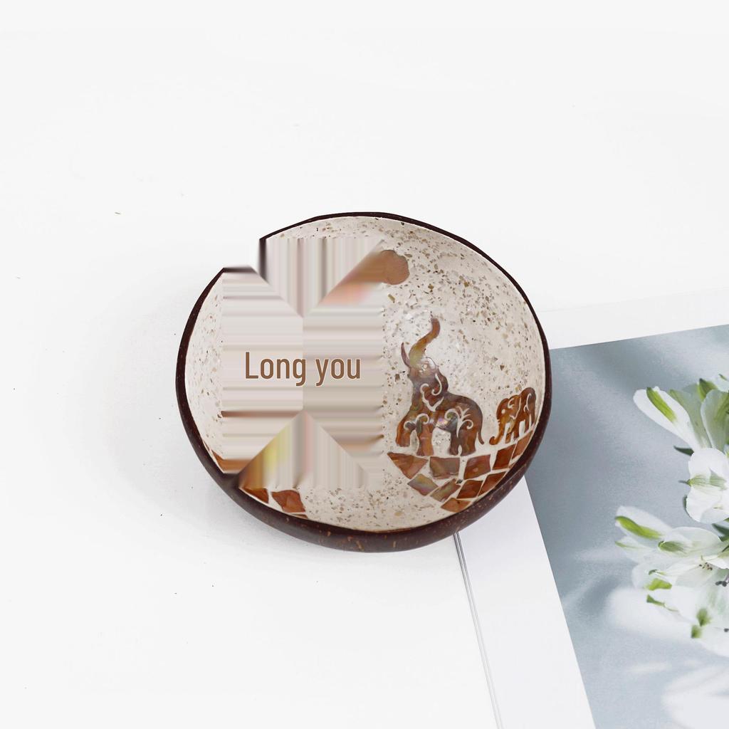 Ručně malovaná miska z kokosové skořápky: Design mušle pro úložný prostor na klíče ve vstupní hale nebo pro servírování salátu