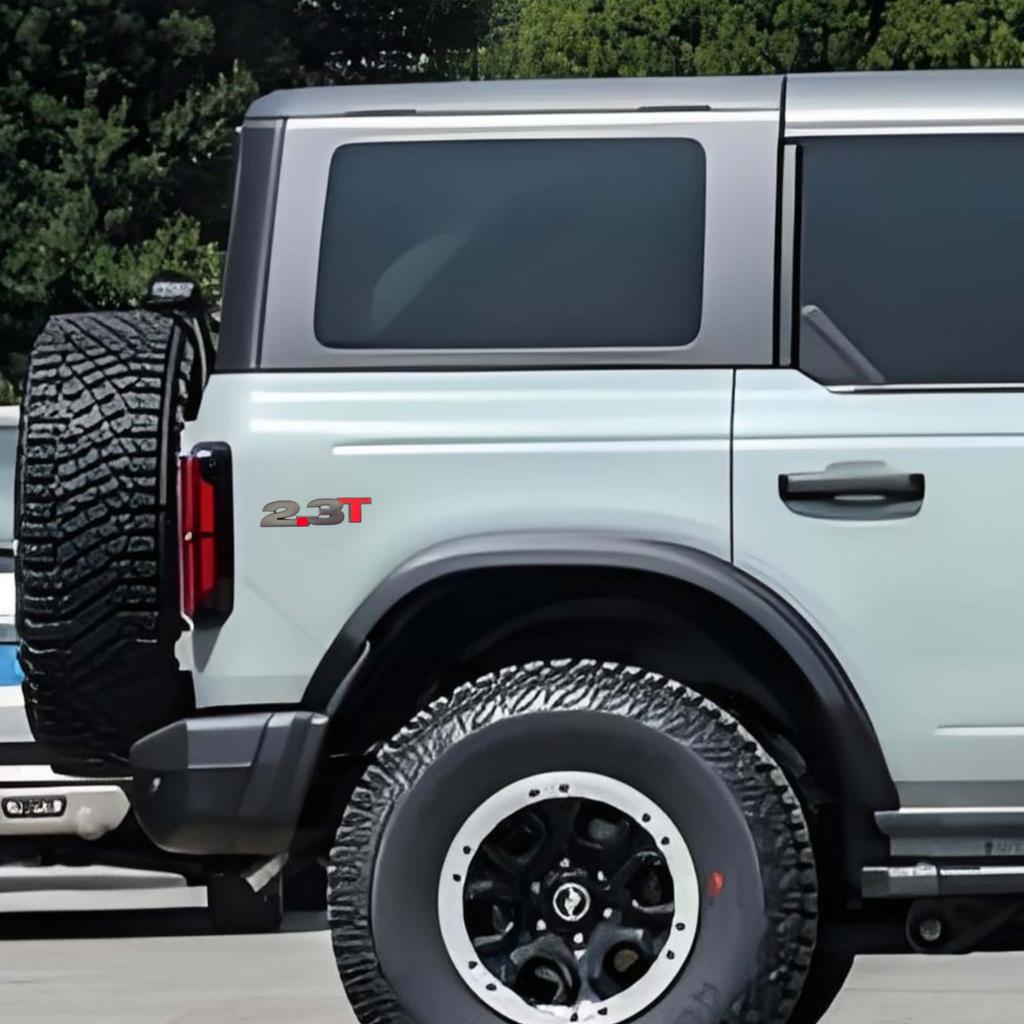 Autocollant Insigne Métallique 3D Badge 2.3T Cylindrée Emblème d'Aile Arrière pour GT Shelby