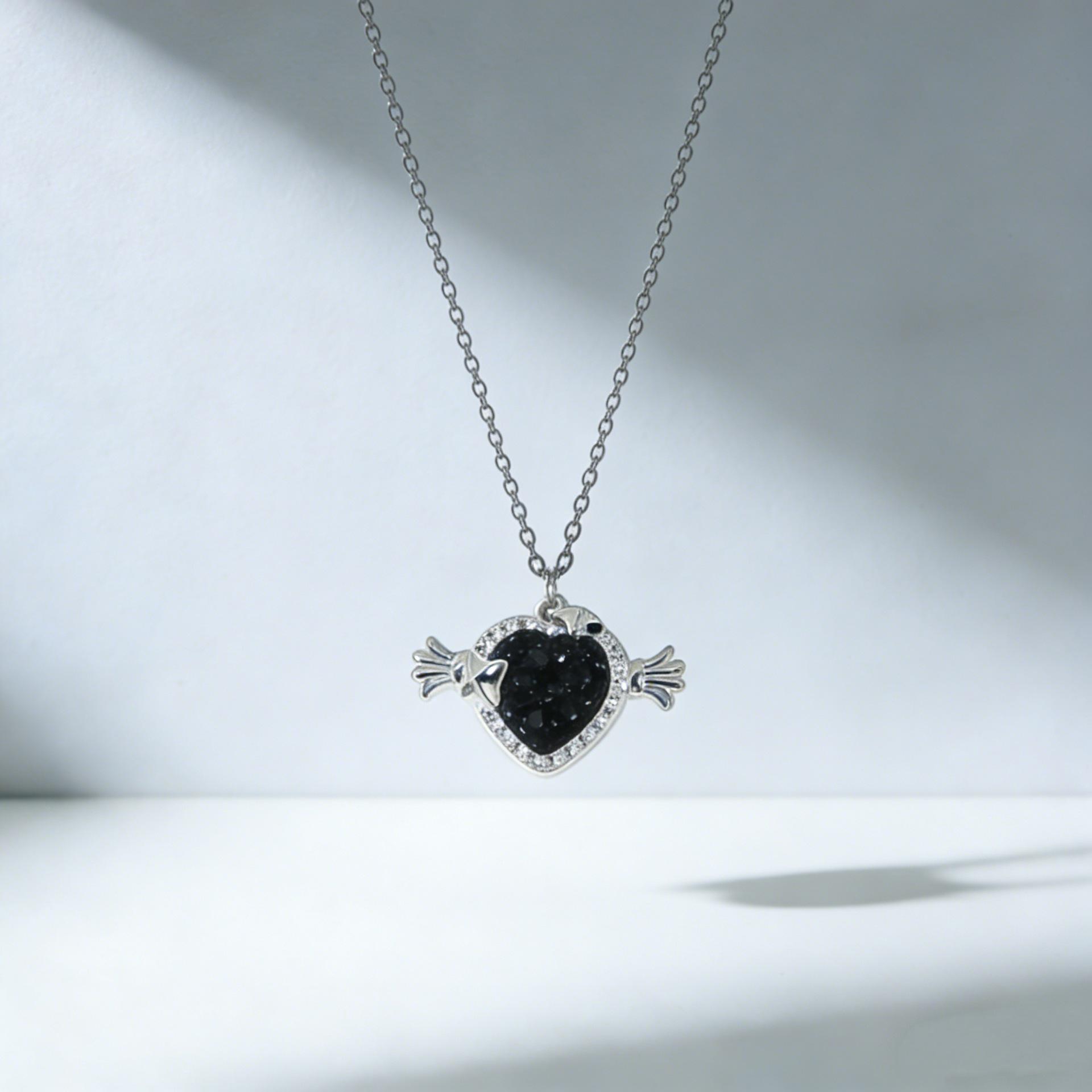 Iridescent Rhinestone Heart Necklace - Cupid’s Arrow Clavicle Chain for Women