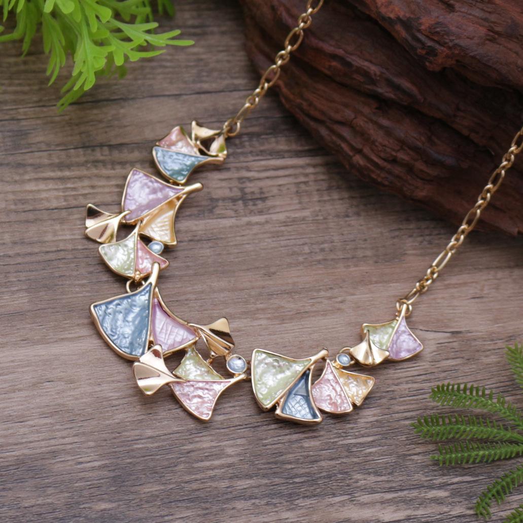 Новое цветное масло, неправильное ожерелье с гинкго билоба, женское простое и высококлассное ожерелье с гинкго билоба