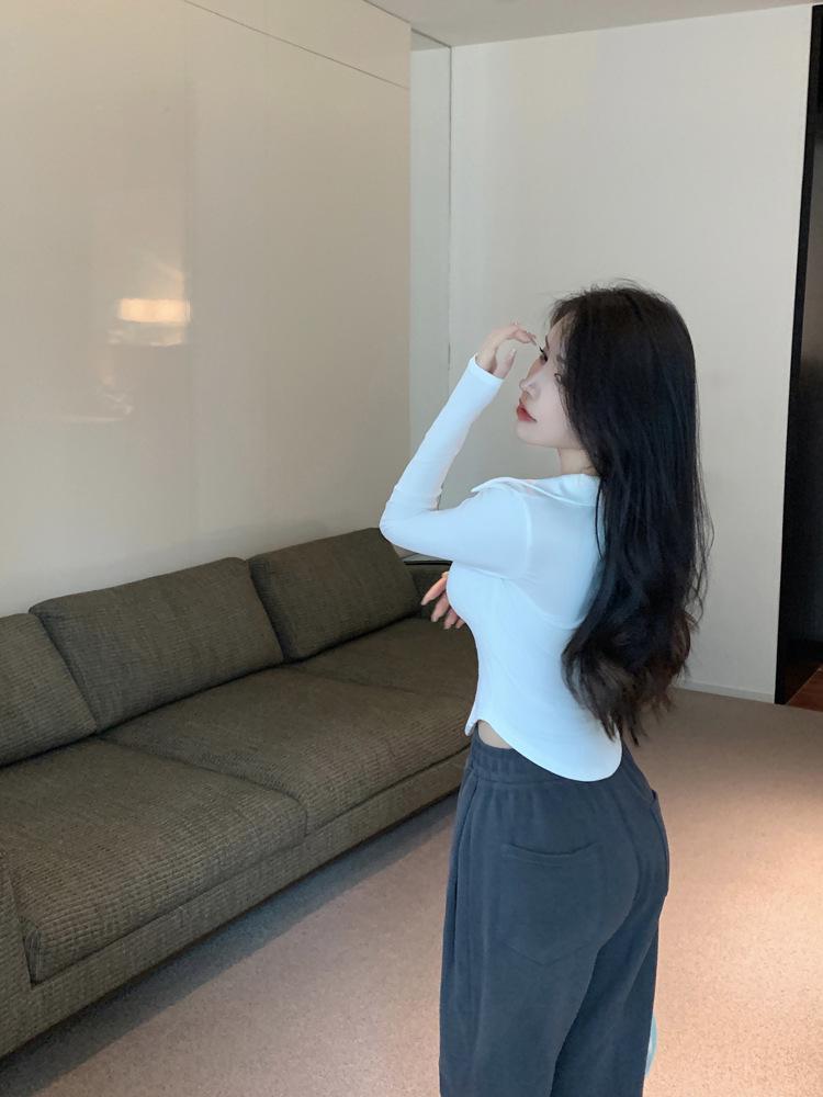 Curved V-Neck Long Sleeve Slim Fit Women's Korean Top – Sweet & Spicy Trendy Style