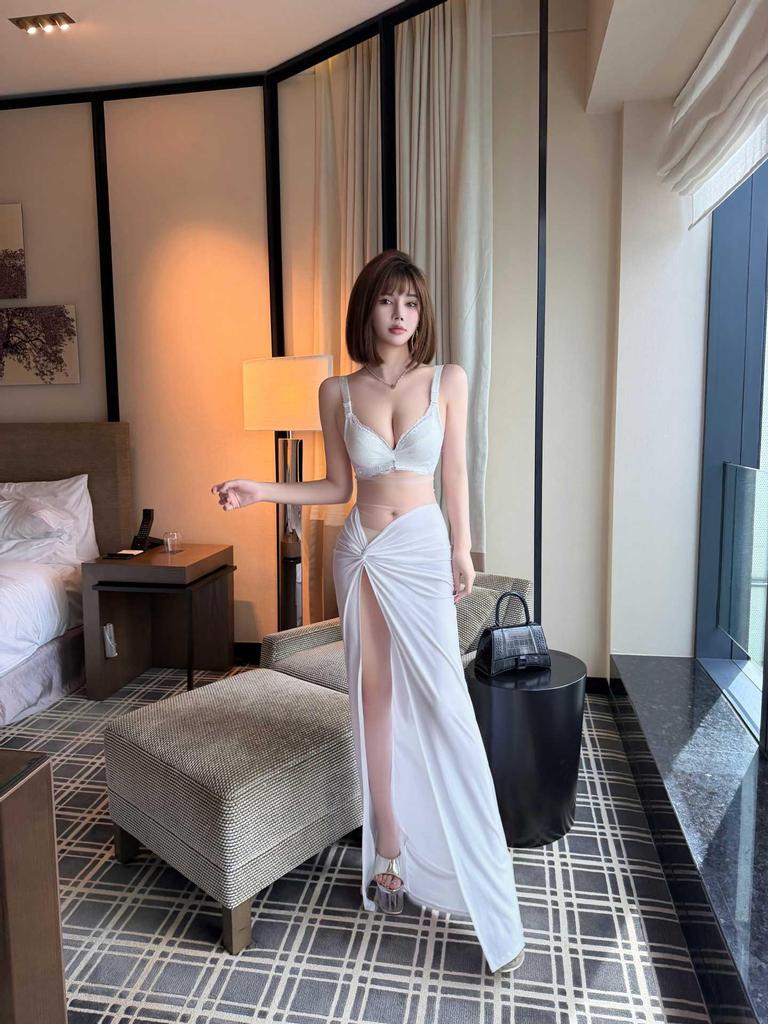 Sexy Nightclub Deep V Long Dress with Thickened Cups & High Slit