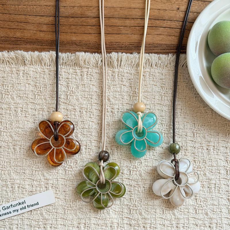 Trendy Resin Flower Pendant Long Rope Chain Necklace For Women Summer Travel Vacation Aesthetic Charm Jewelry Accessories