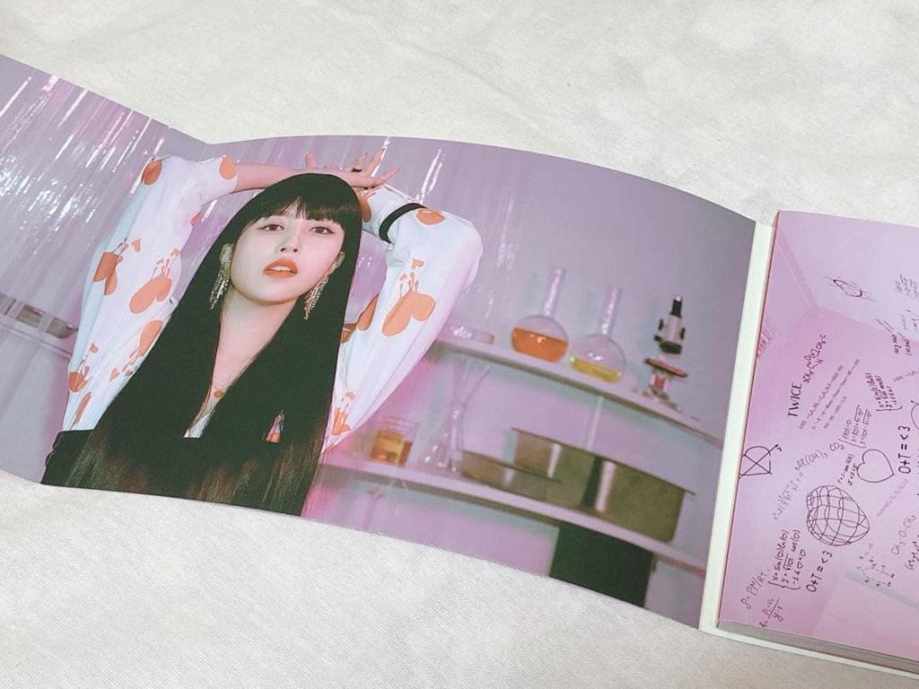 [USED] TWICE Formula of Love: O+T=<3 CD Trading Card