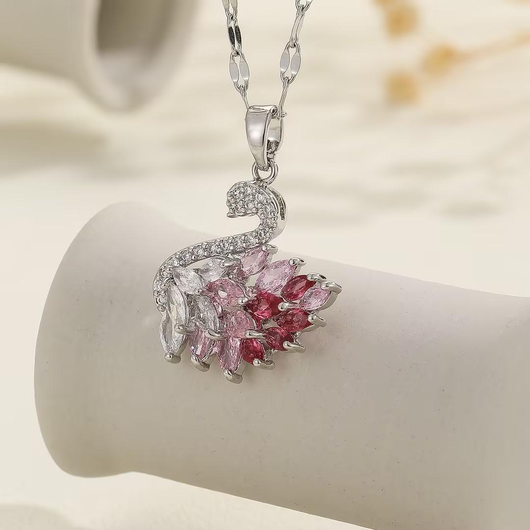 

A Swan Necklace Pendant Made Of Copper And Inlaid With Zircon Series, A Sweet And Romantic Holiday Gift For Women