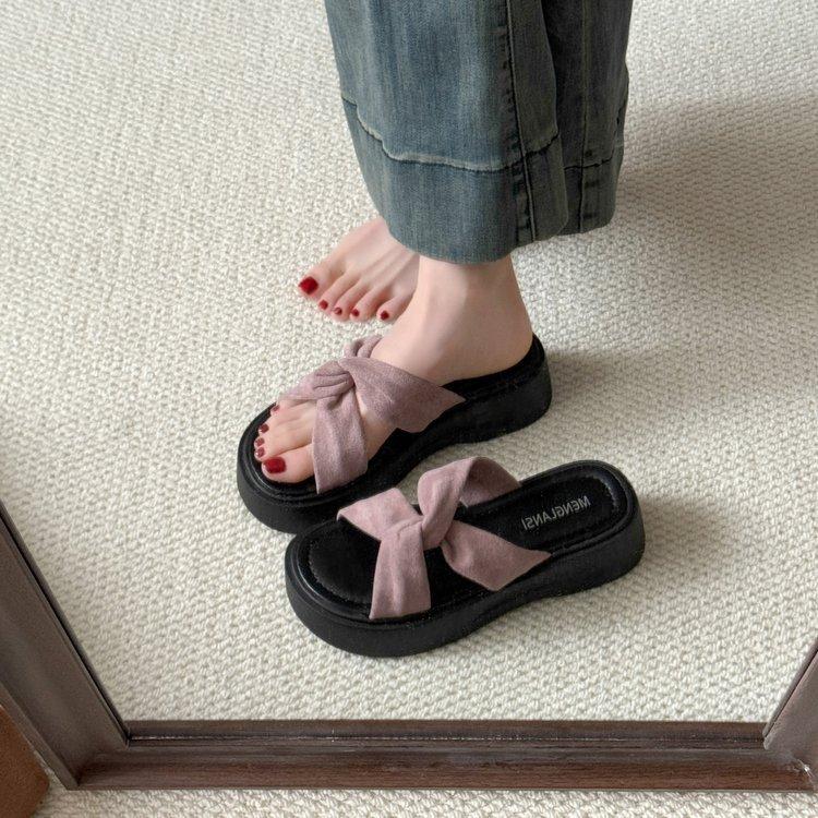 

Platform slippers women s summer wear 2025 new casual fashion word beach shoes French with skirt cool slippers 39 розовый