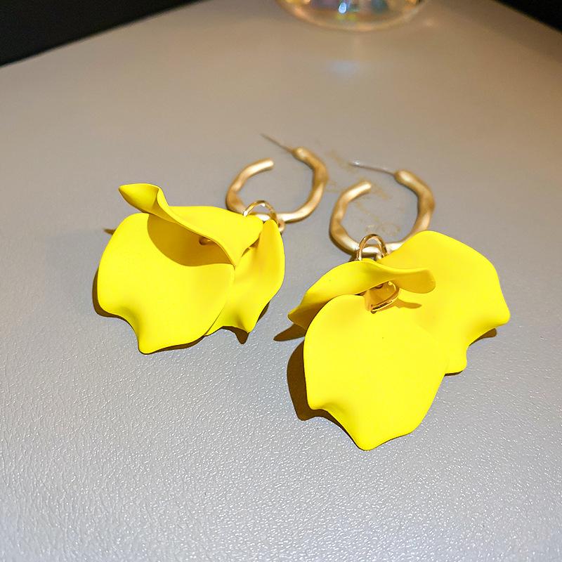 Sweet Acrylic Petal Silver Needle Earrings Real Gold Electroplated Vacation Style Earrings