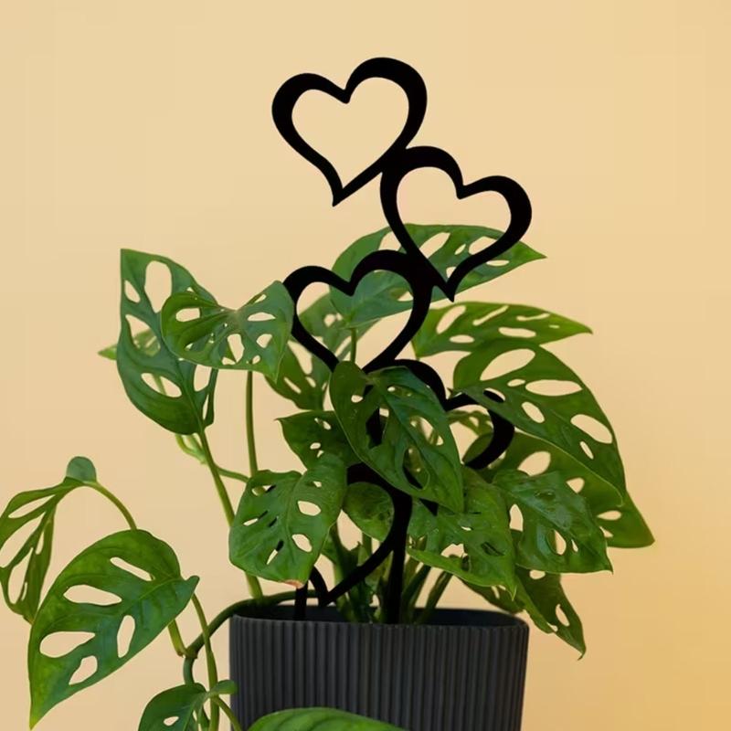 Artistic Heart Shape Iron Garden Trellis Stake for Climbing Plant Support and Outdoor Yard Decoration with Rust Resistant