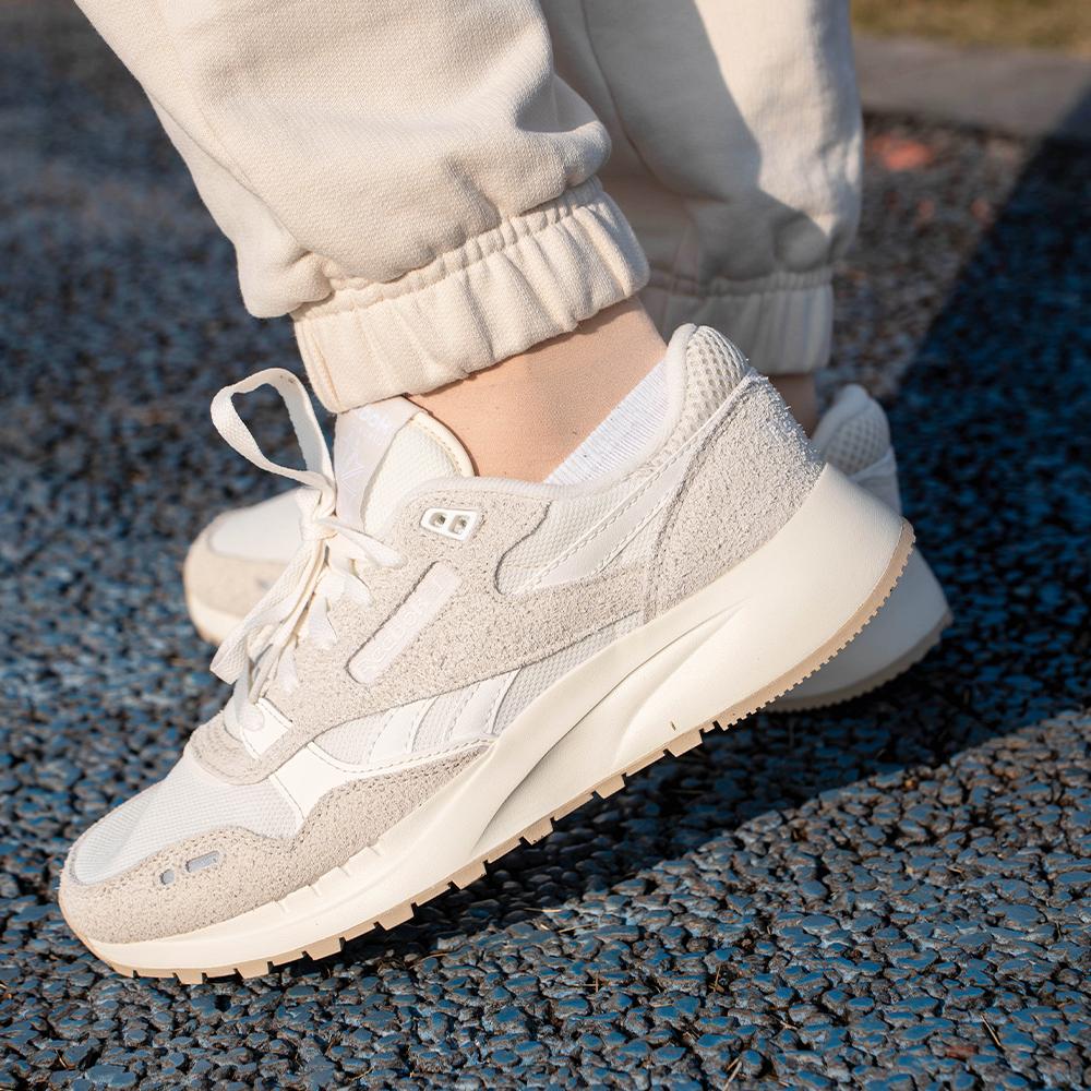 Reebok Classic Leather 2400 Vintage Chalk Unisex Sneakers Cream Alabaster-Pearlized 100201038
