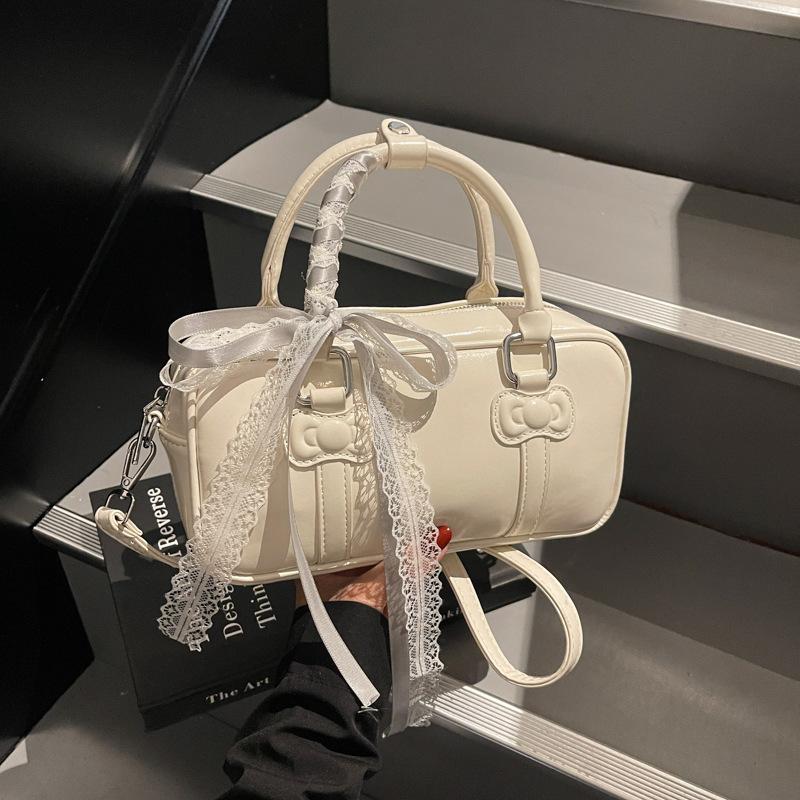 This Year, the Popular Versatile Women's Bag Portable Small Square Bag 2025 New Fashion Niche Design Korean Shoulder Messenger Bag
