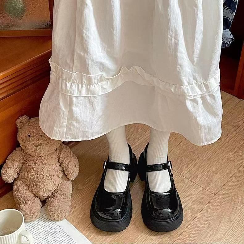 2025 Mary Jane-skor med hög klack i brittisk stil, läderskor med tjock sula – mångsidiga damskor för vår/höst