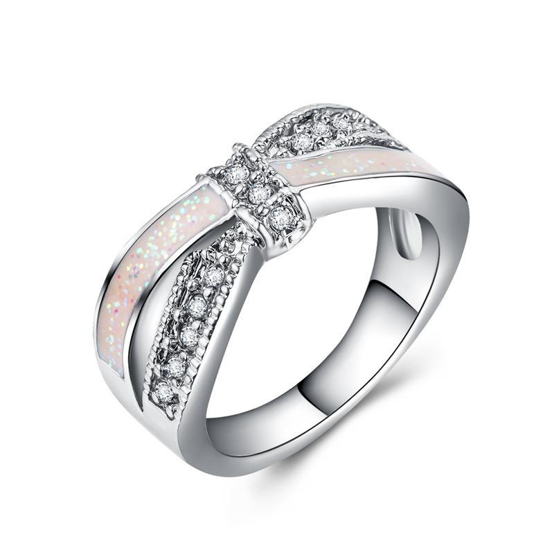 European and American Fashion Rings with Exaggerated Luxury Retro Butterfly Prints