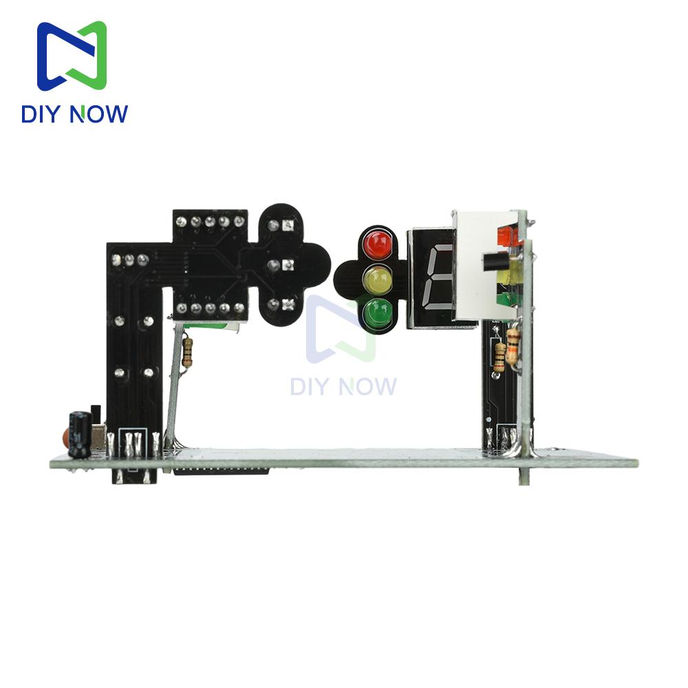 Intelligent Traffic Light Electronic DIY Kit Science Toy Delay Signal Light Soldering Practice Fun DIY Kit LED Digital Display