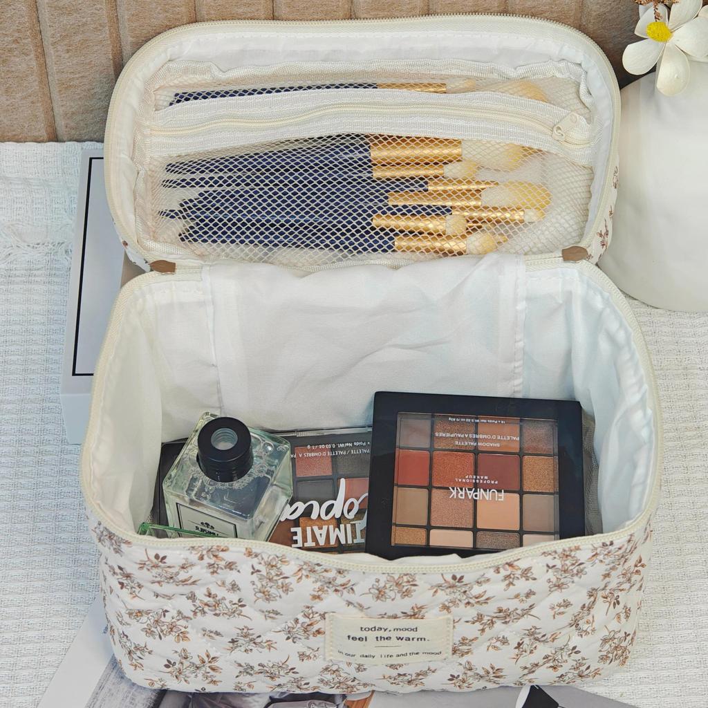 Floral Large Capacity Quilted Cotton Makeup Bag - Portable Japanese/Korean Style for Travel
