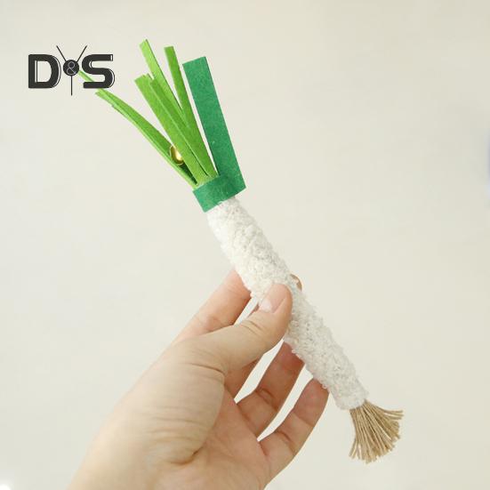 Kauspielzeug für Katzen in Form einer Frühlingszwiebel, weiches Filzspielzeug für Katzen mit Frühlingszwiebeln, interaktives Trainingszubehör für Haustiere für Kätzchen und Katzen im Haus