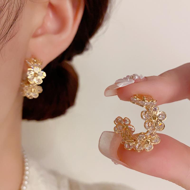 Zircon flower letter C-shaped stud earrings fashion style temperament earrings light luxury high sense versatile earrings