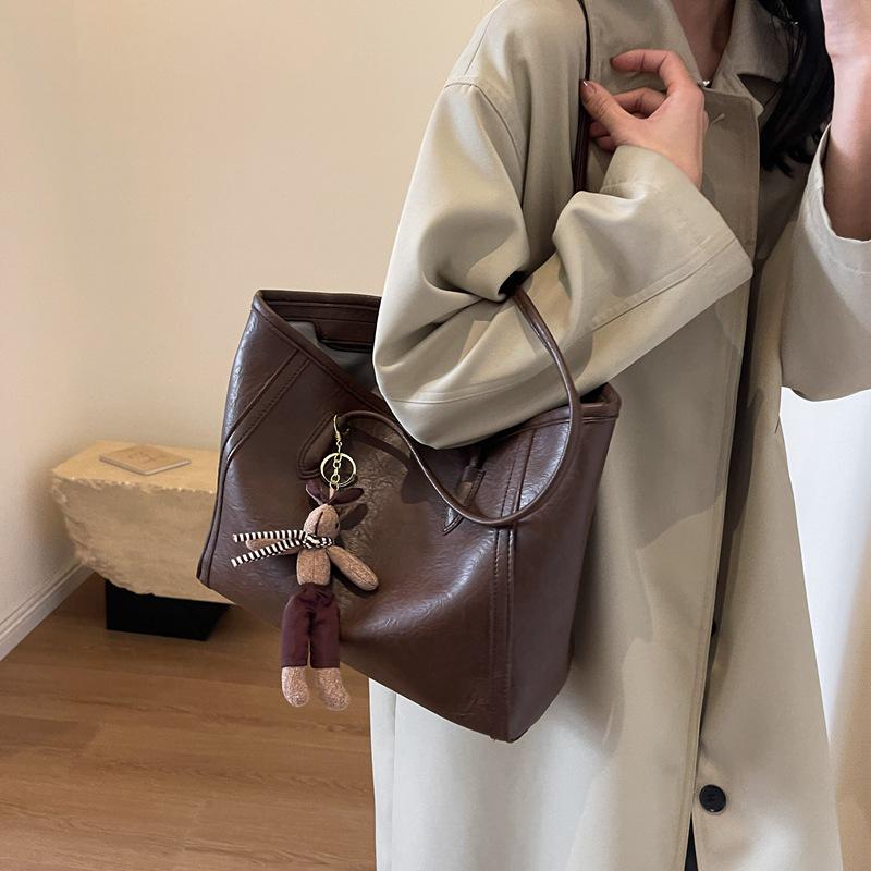 Autumn/Winter 2025 Large Capacity Retro Shoulder Tote Bag for Women