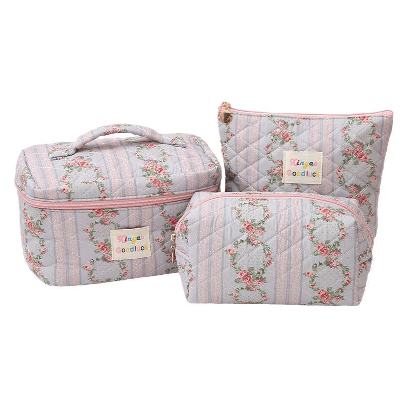High-Capacity Quilted Floral Cosmetic Bag - Stylish, Compact, and Convenient