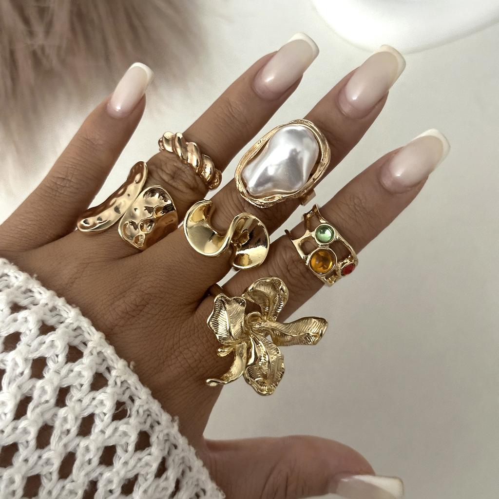 Exaggerated Gold Color Geometric Rings Set For Women Rhinestone Flower Heart Trendy Imitation Pearl Steam Punk Personality Gifts