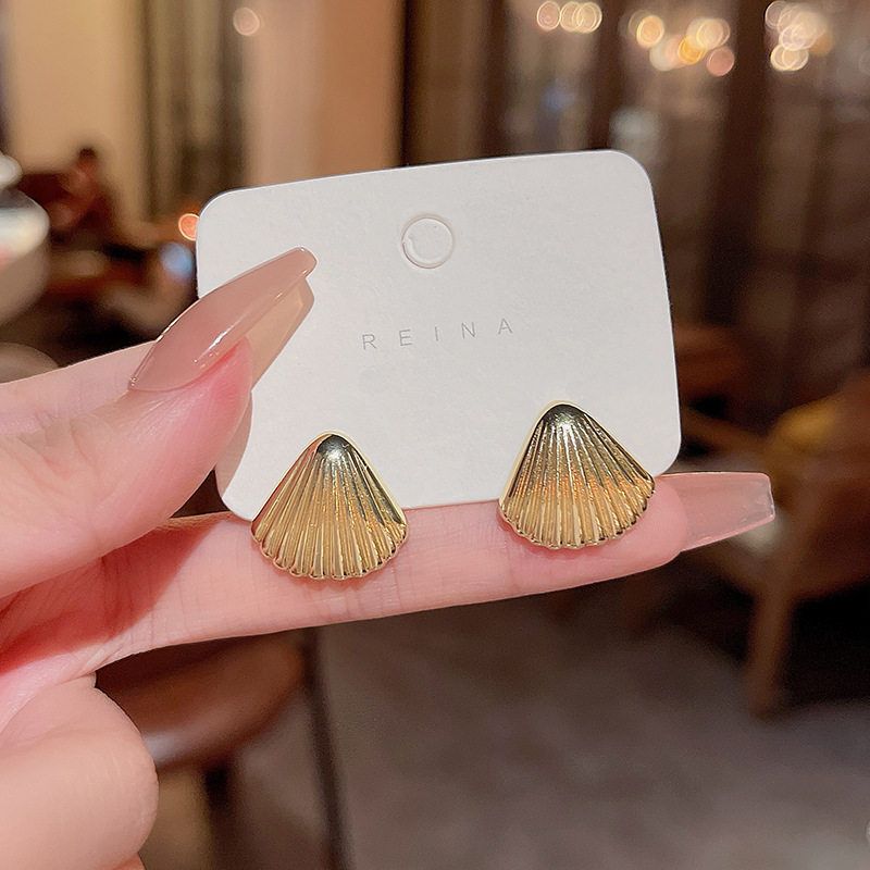Fashion Retro Metal Geometry Silver Stud Earrings Women's 2023 Earrings Cold Wind Fancy Graceful Earrings