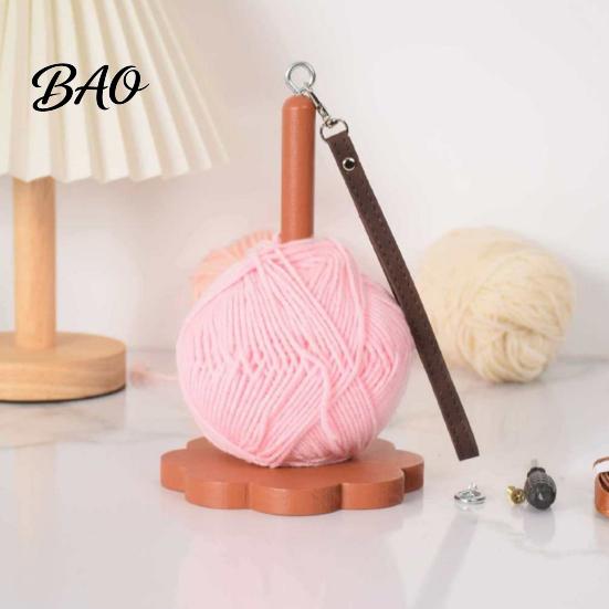 Yarn Management Tool Wooden Wrist Holder, Portable Smooth Rotation Dispenser, Dispenser Hands Free Rack for Knitting And Crocheting Crafting