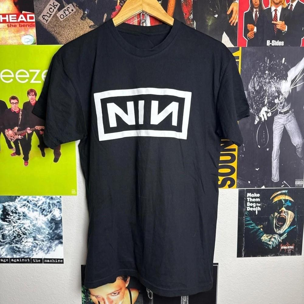 

Винтажная Рок-группа Nine Inch Nails Репринт Металлический стиль S-4XL Унисекс Футболка L